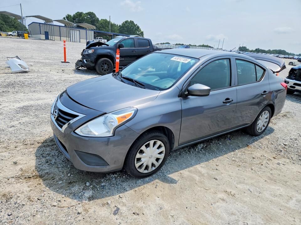 2016 NISSAN Versa