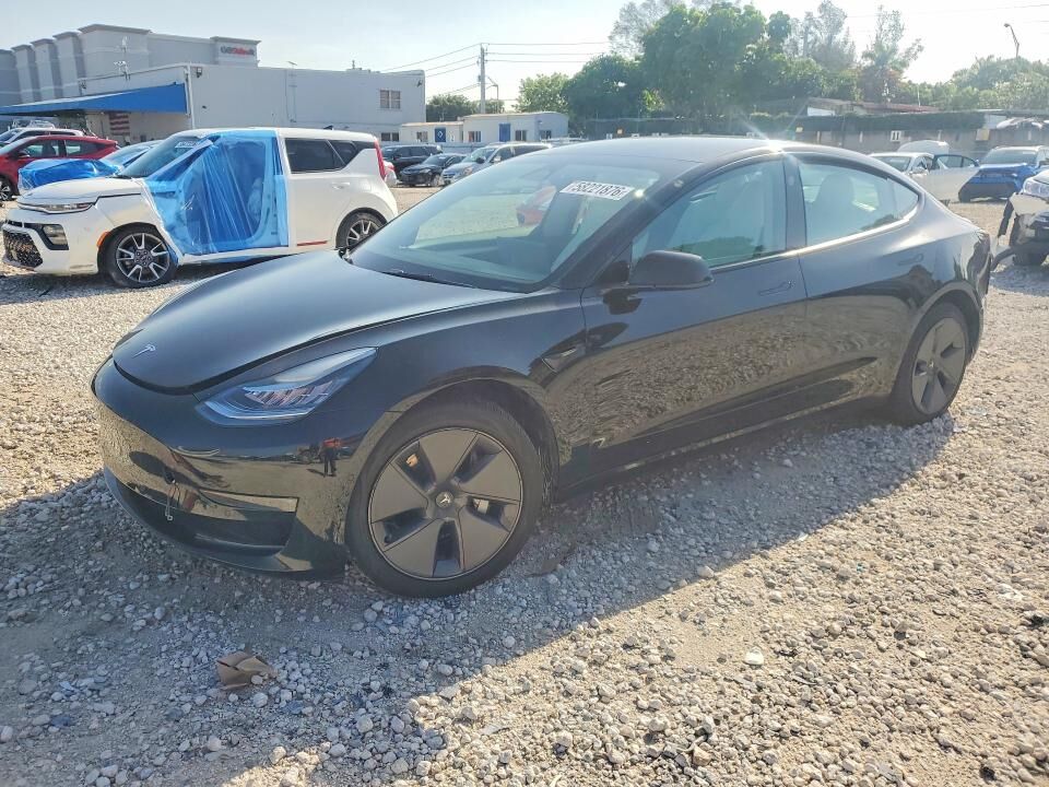 2022 TESLA Model 3
