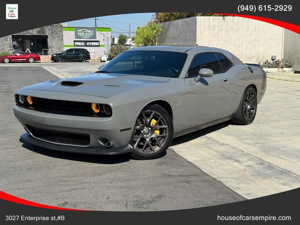 2017 DODGE Challenger