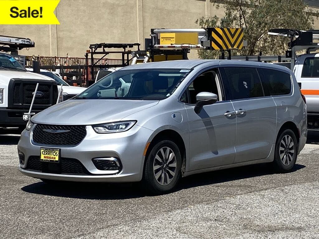 2023 CHRYSLER Pacifica