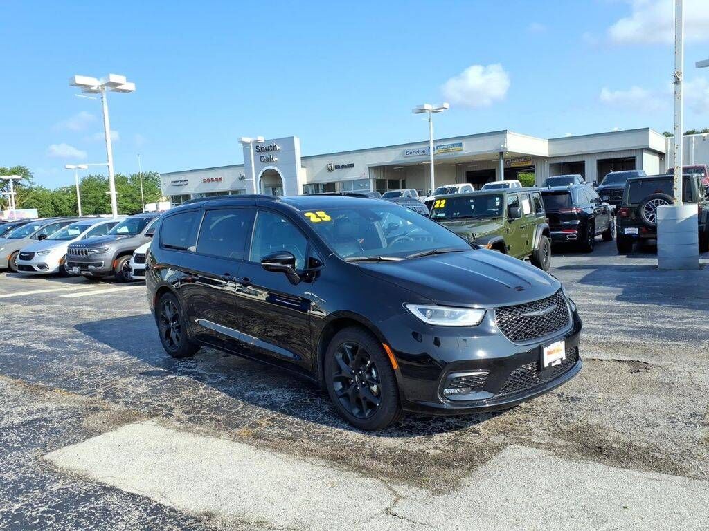 2025 CHRYSLER Pacifica