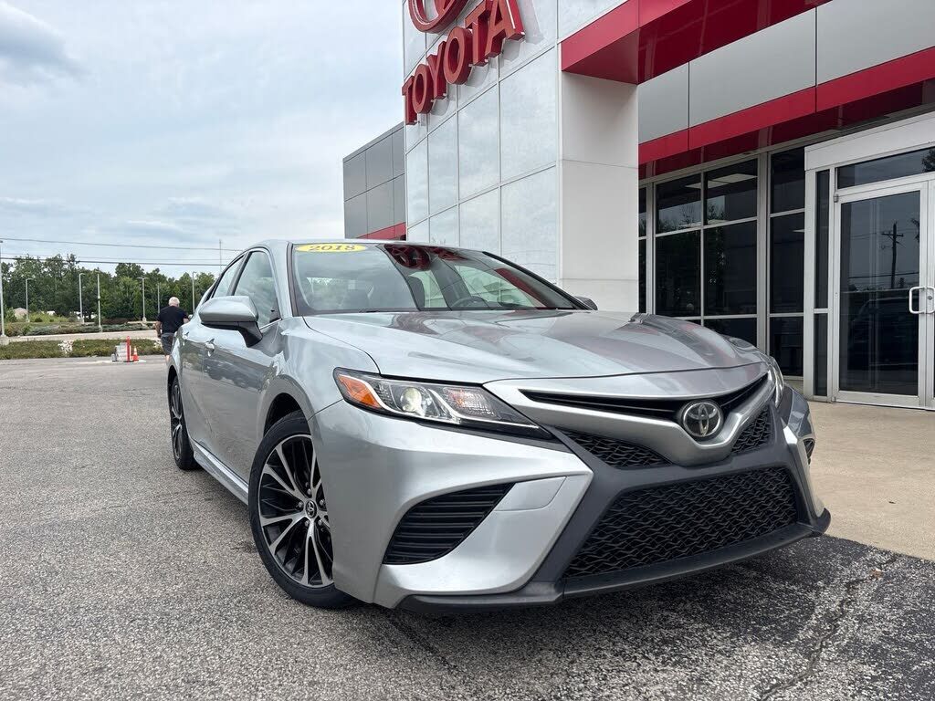 2018 TOYOTA Camry