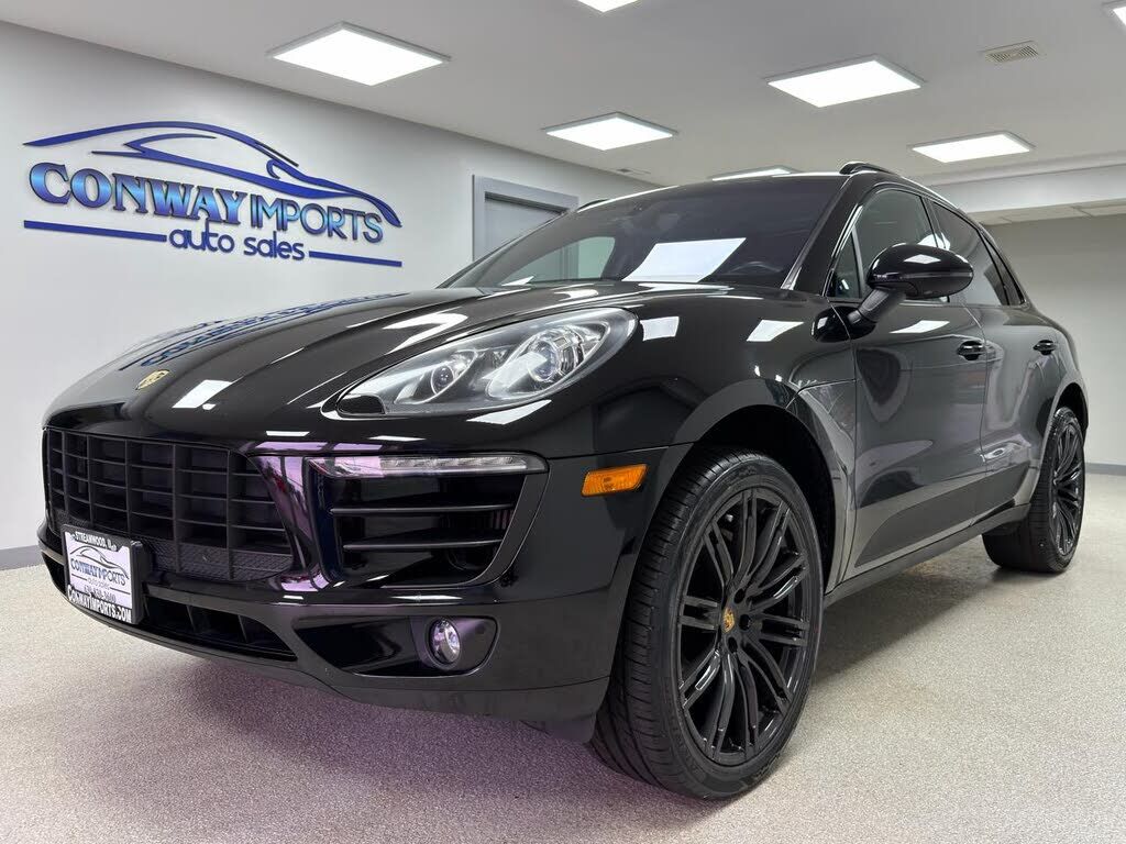 2016 PORSCHE Macan