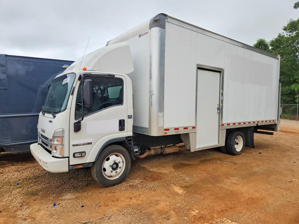 2023 ISUZU NPR-HD