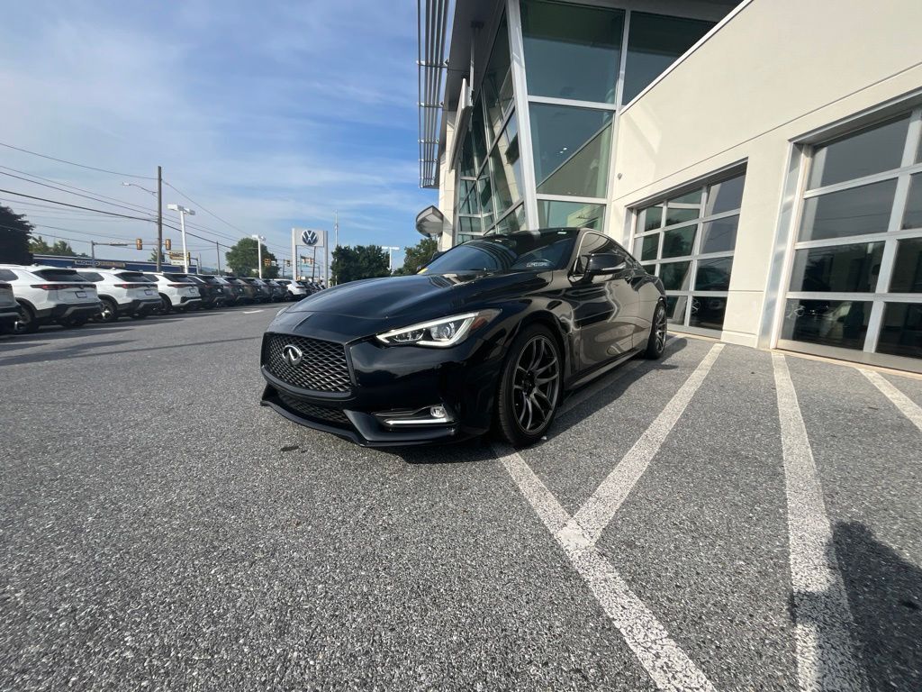 2017 INFINITI Q60