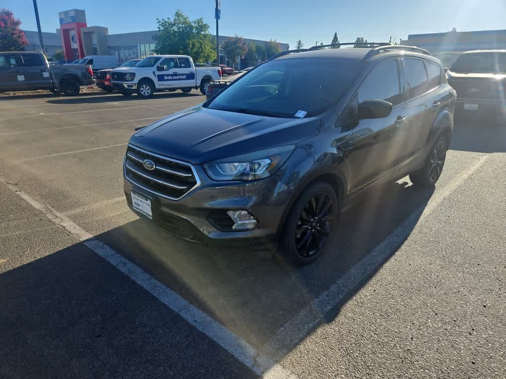 2017 FORD Escape
