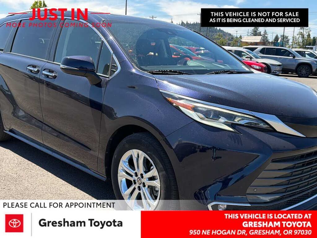 2023 TOYOTA Sienna