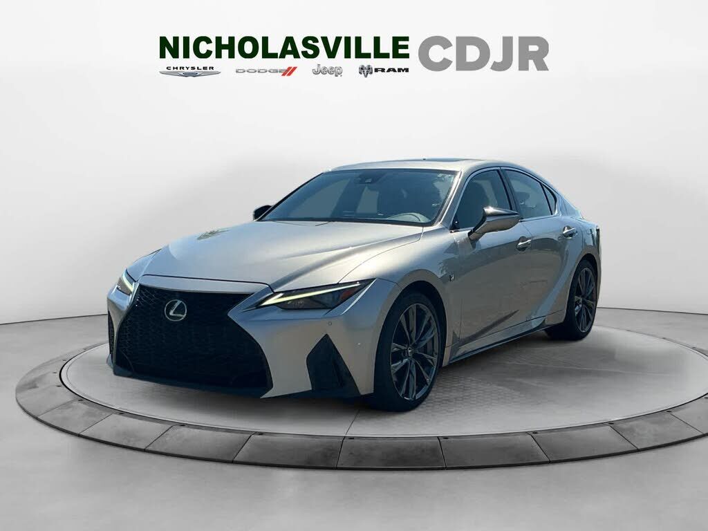 2022 LEXUS IS
