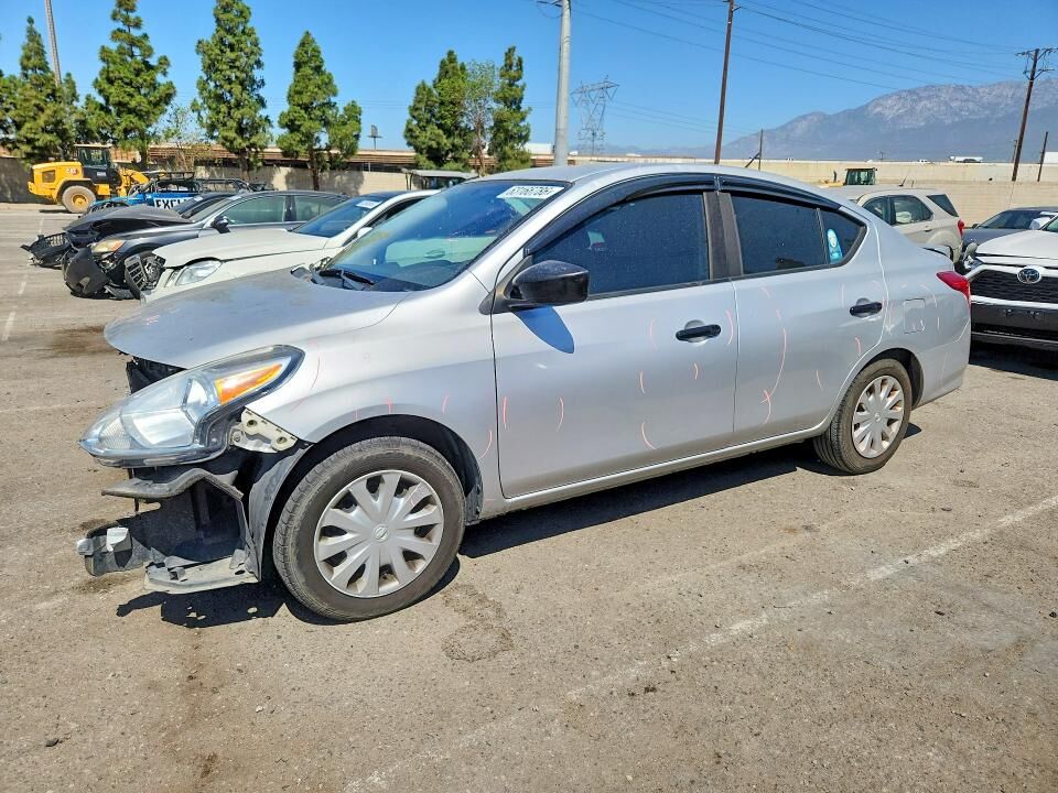 2017 NISSAN Versa