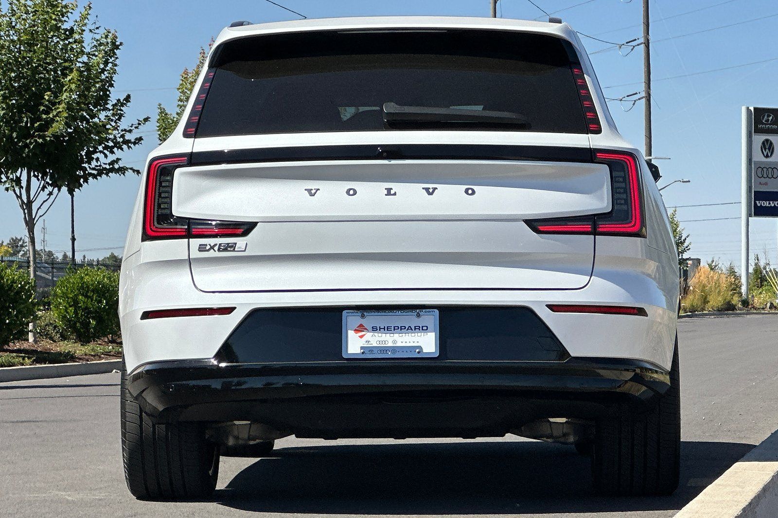 2026 VOLVO EX90