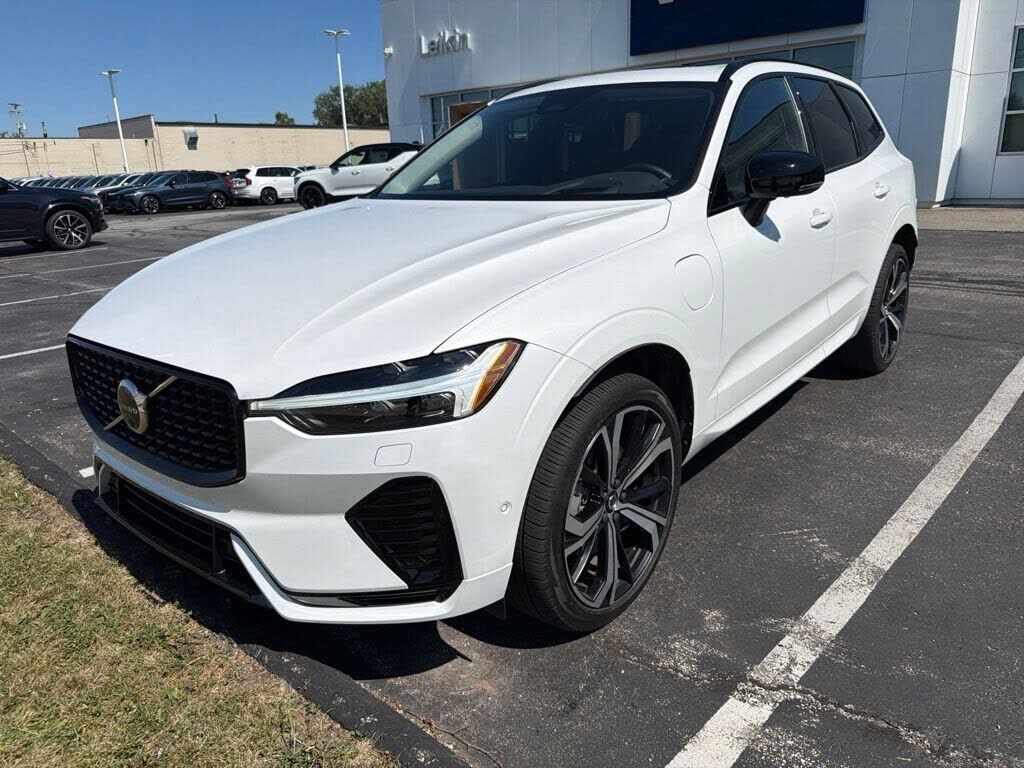 2024 VOLVO XC60