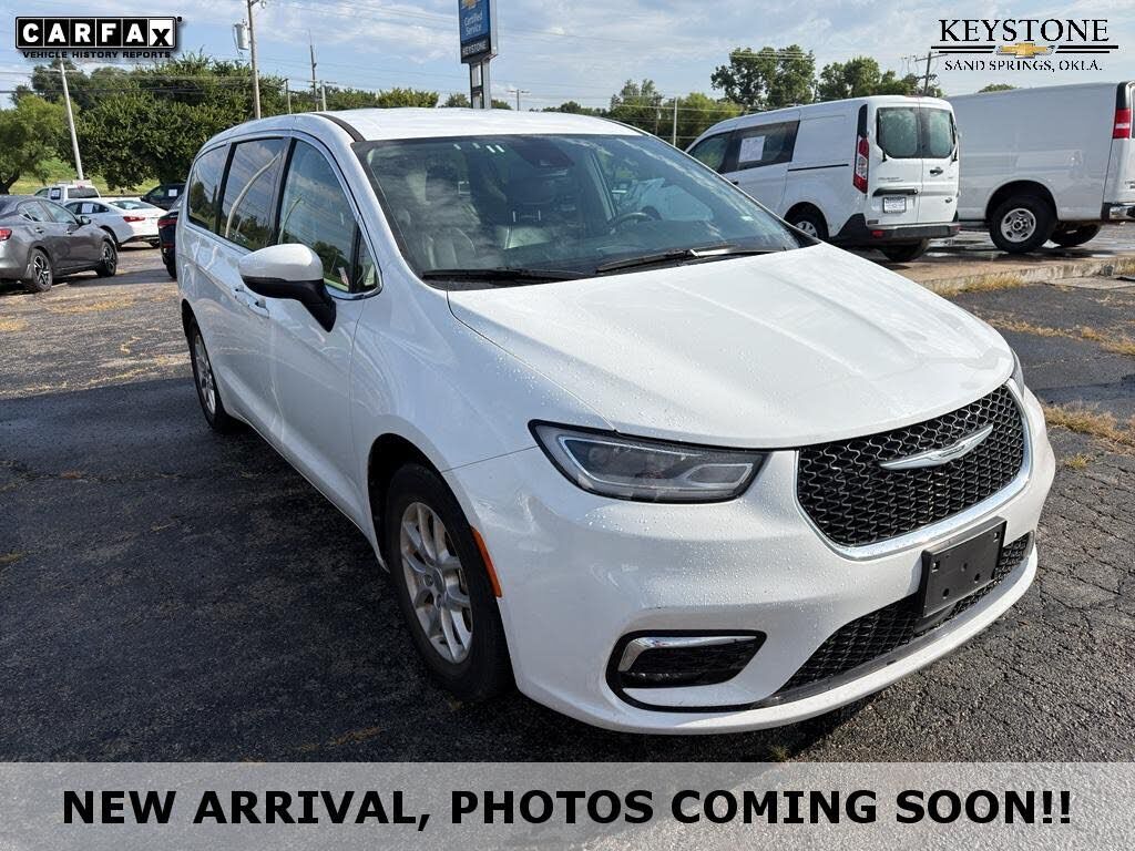 2023 CHRYSLER Pacifica