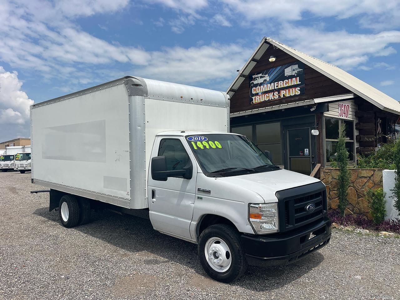 2019 FORD E-350