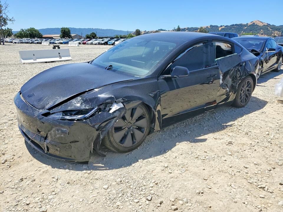 2026 TESLA Model 3