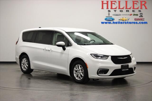2023 CHRYSLER Pacifica