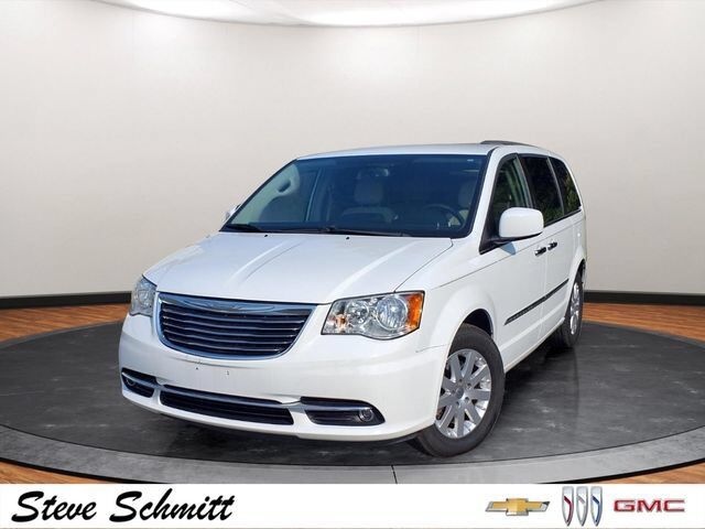 2016 CHRYSLER Town and Country