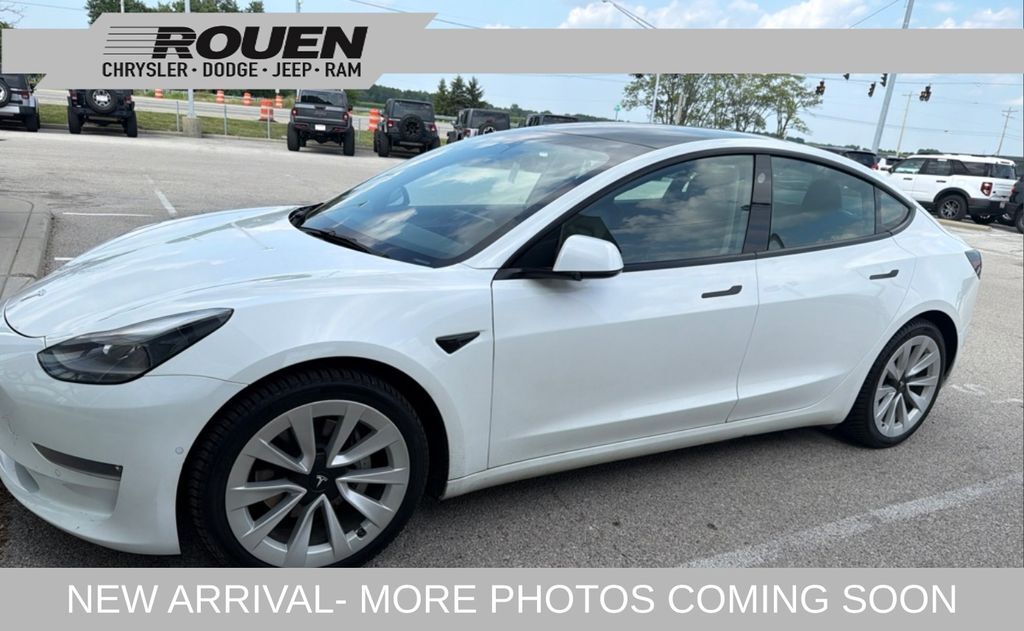 2022 TESLA Model 3