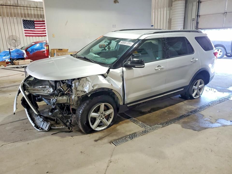 2017 FORD Explorer