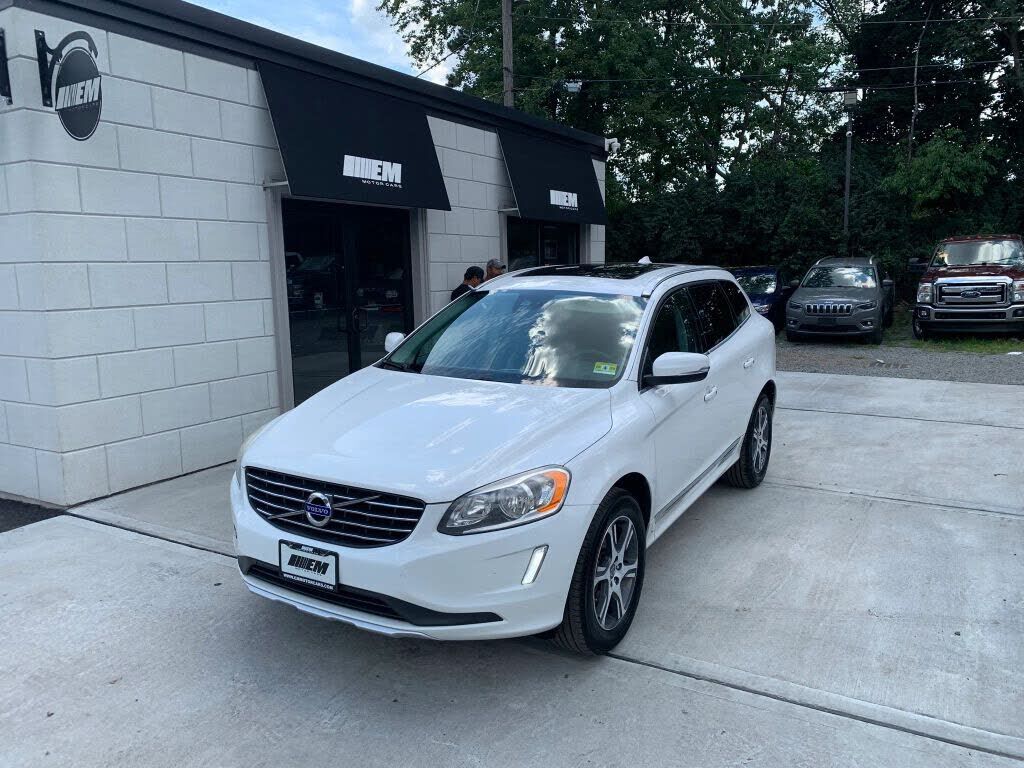 2015 VOLVO XC60