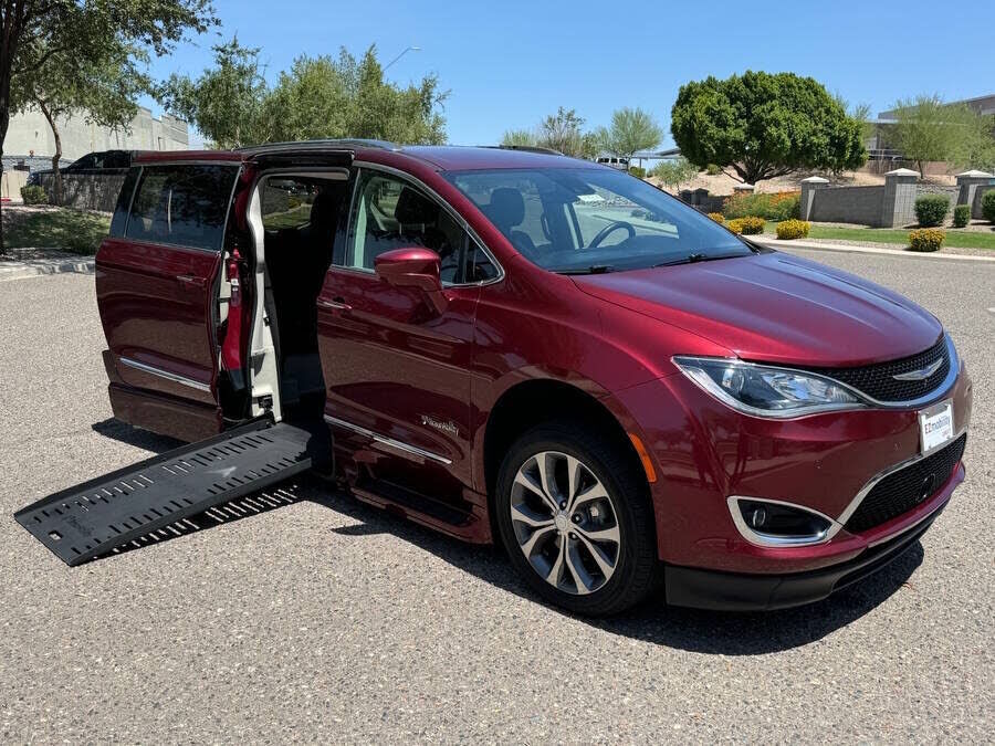 2018 CHRYSLER Pacifica
