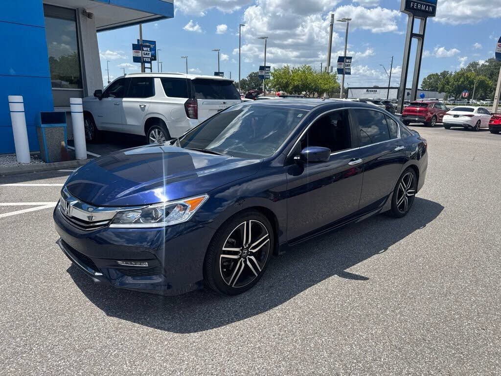 2017 HONDA Accord