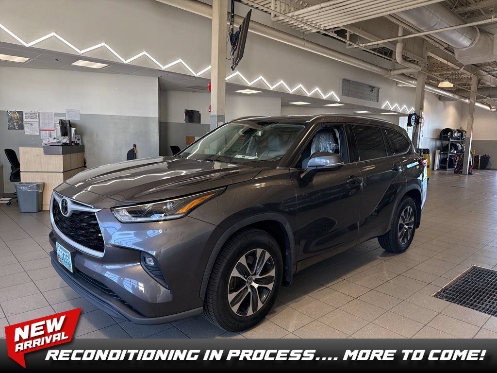 2021 TOYOTA Highlander