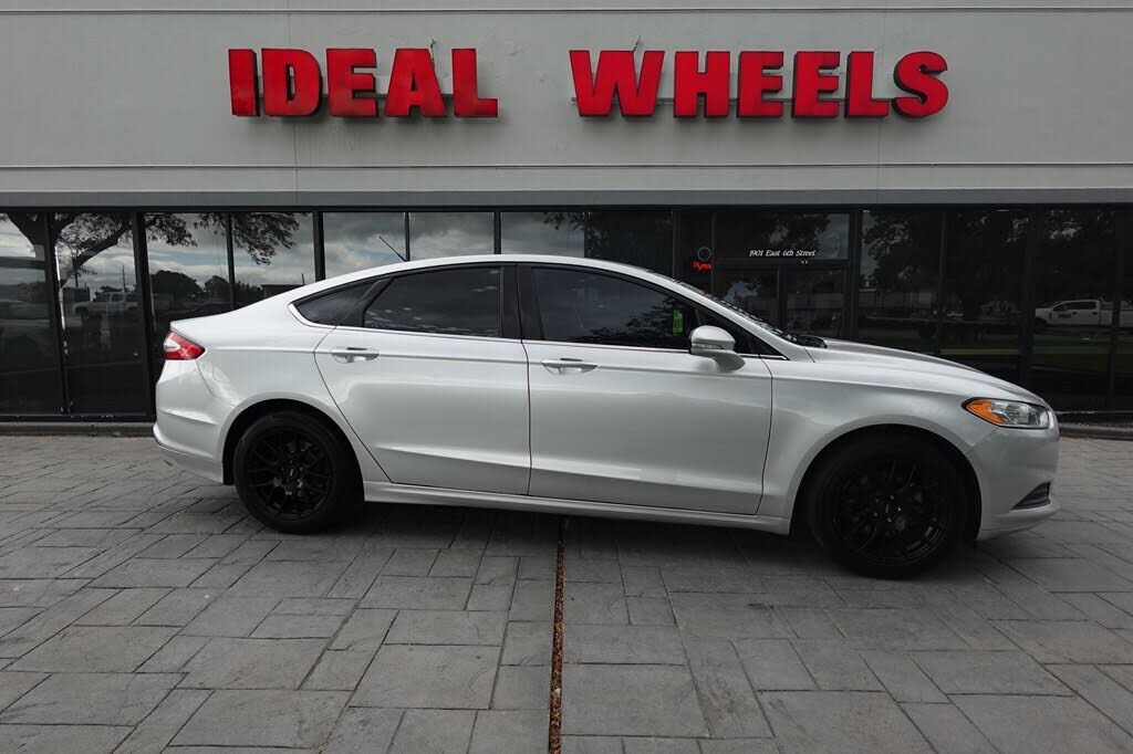 2016 FORD Fusion