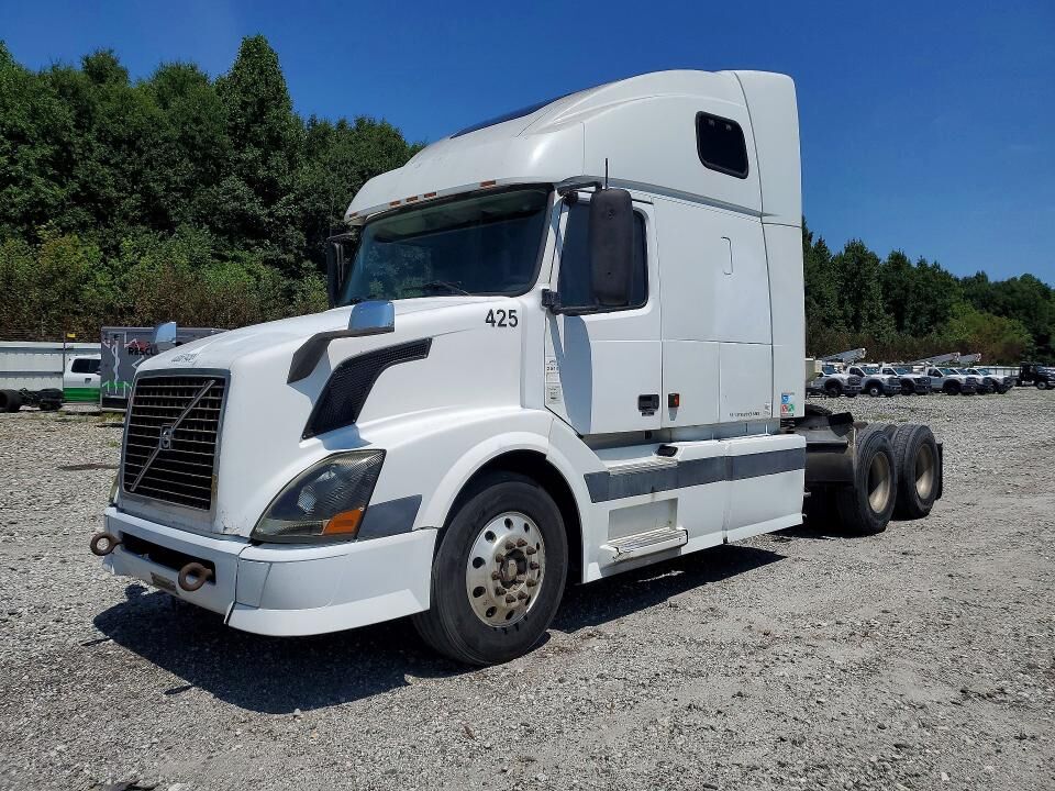 2005 VOLVO TRUCK VNL