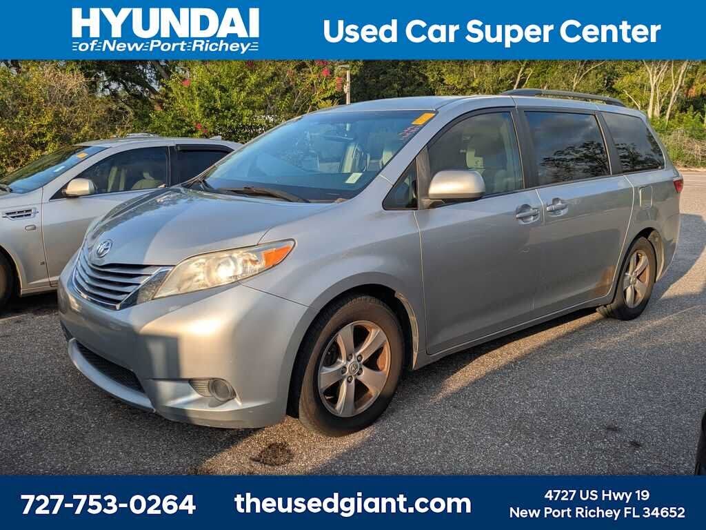 2015 TOYOTA Sienna