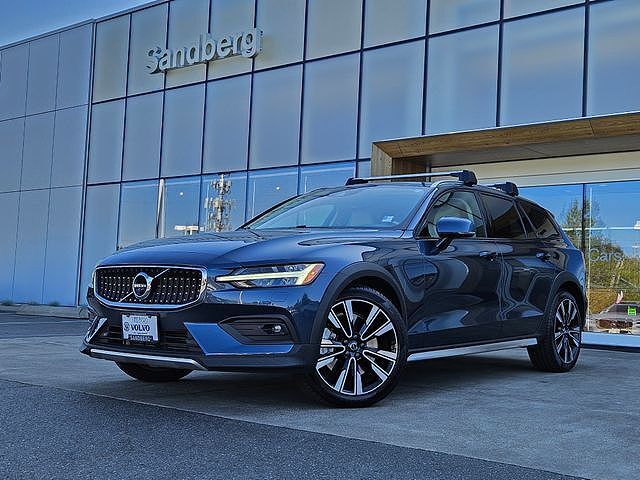 2020 VOLVO V60CC