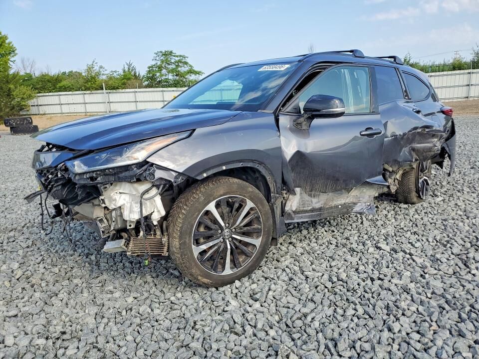 2022 TOYOTA Highlander