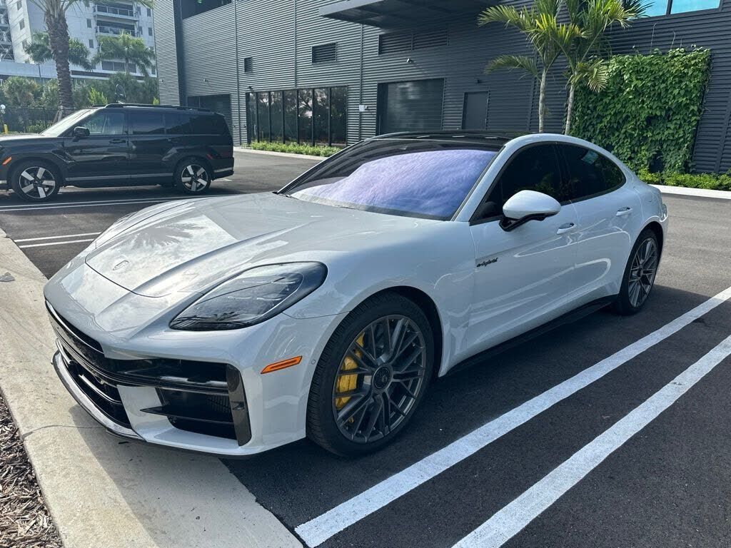 2025 PORSCHE Panamera