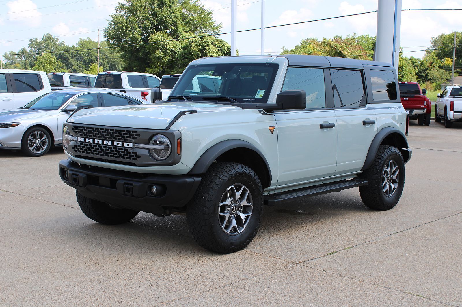 2023 FORD Bronco