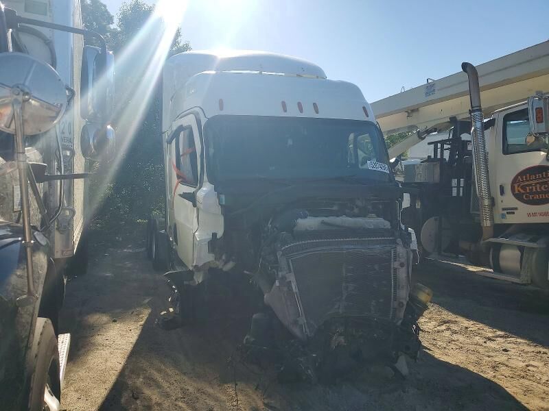 2019 FREIGHTLINER Cascadia