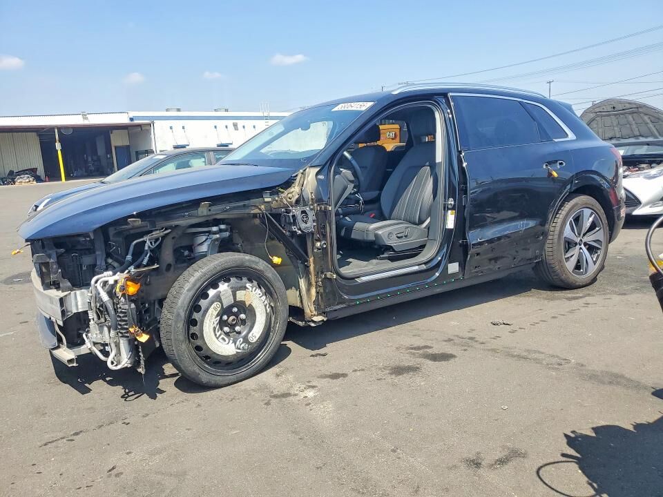 2024 AUDI Q8