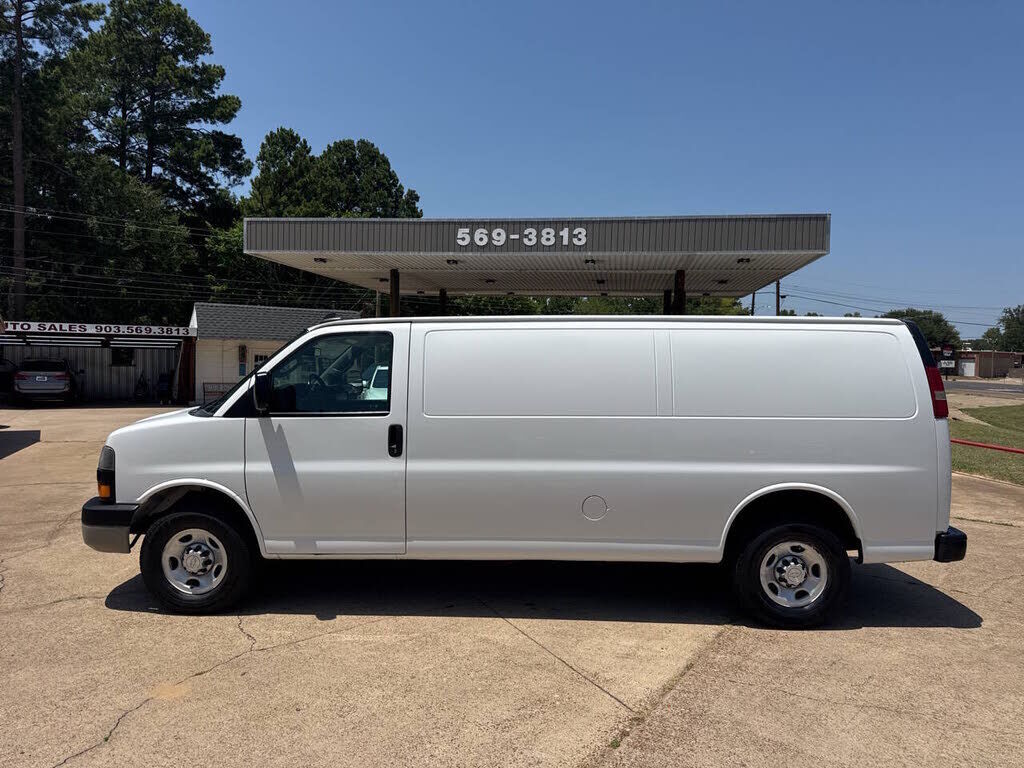 2020 CHEVROLET Express