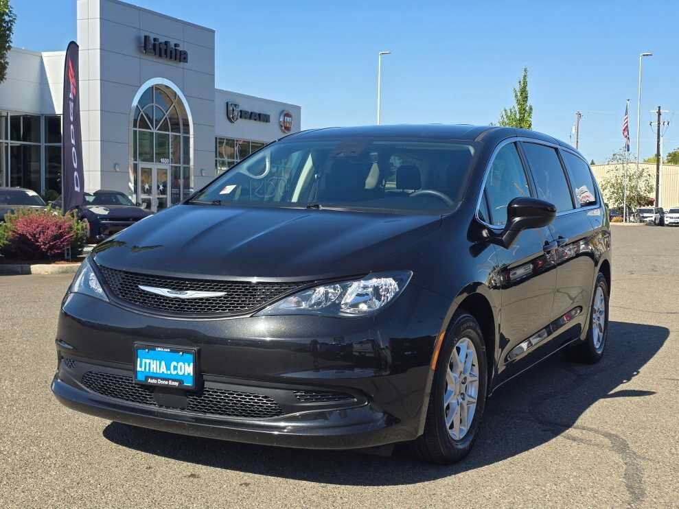 2023 CHRYSLER Voyager