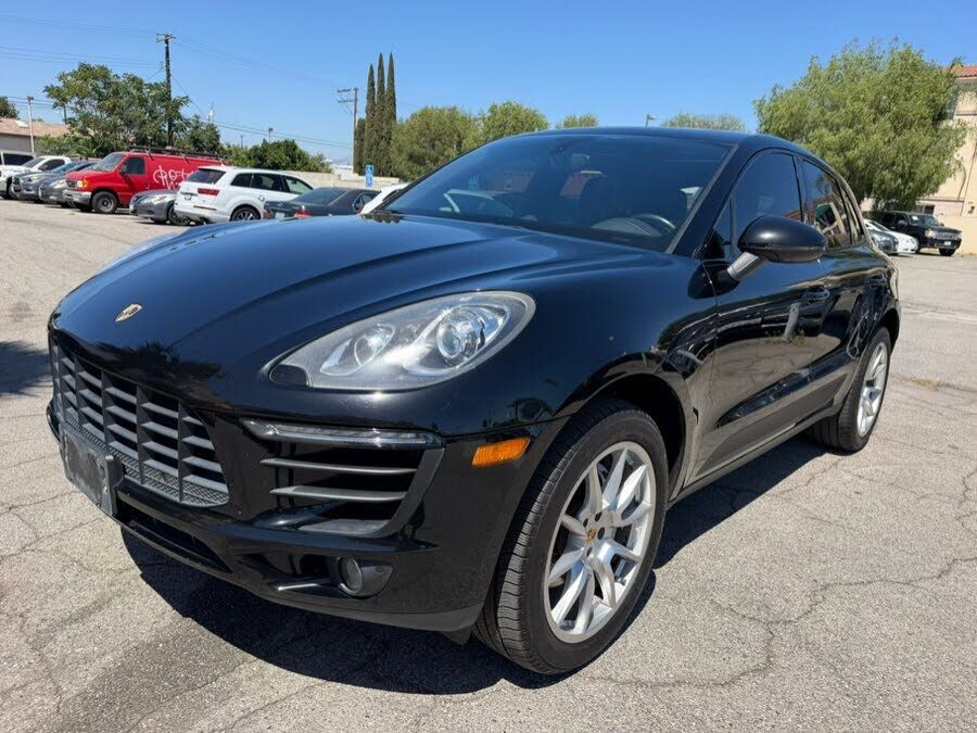 2016 PORSCHE Macan
