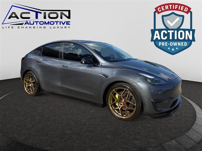 2022 TESLA Model Y