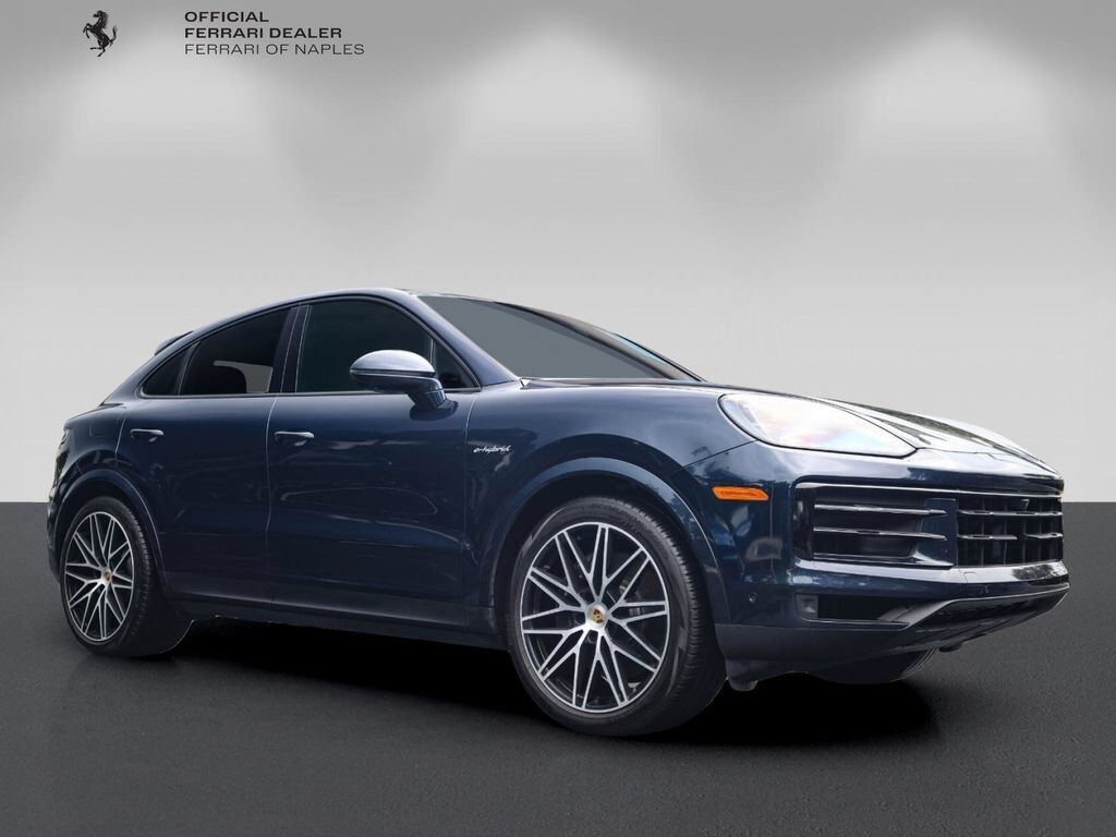 2024 PORSCHE Cayenne