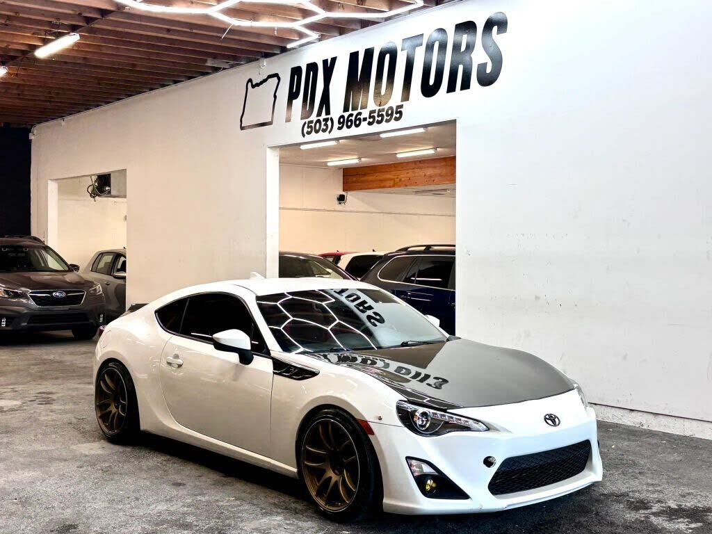 2016 TOYOTA Scion