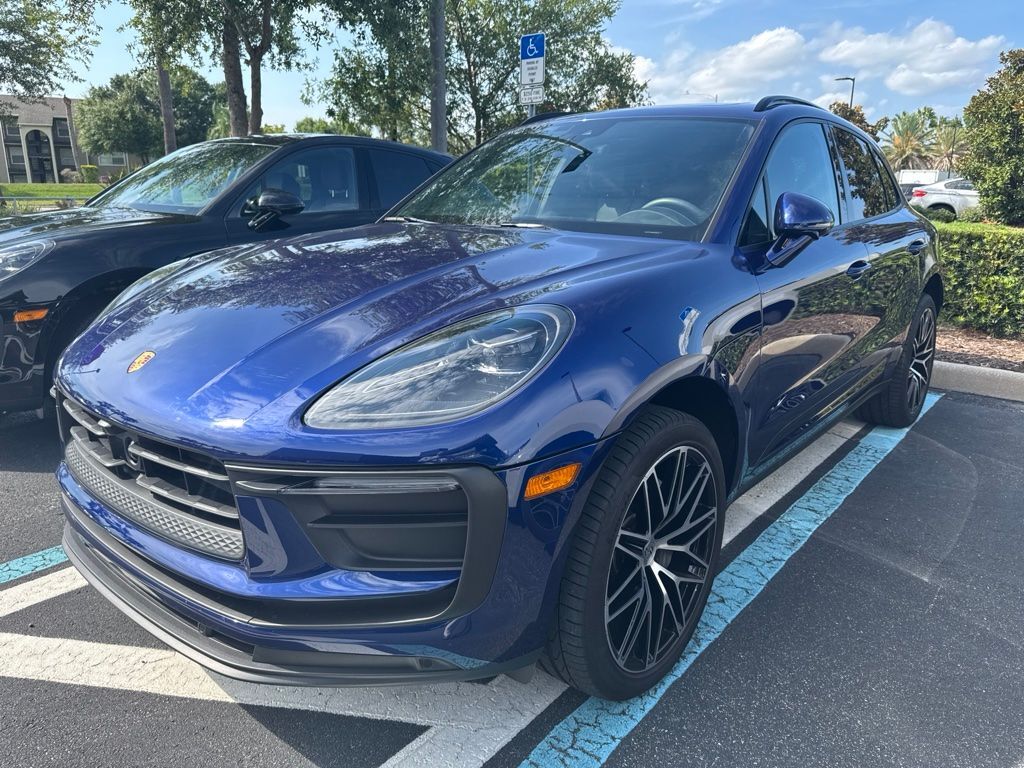 2026 PORSCHE Macan