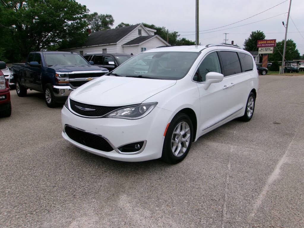 2019 CHRYSLER Pacifica