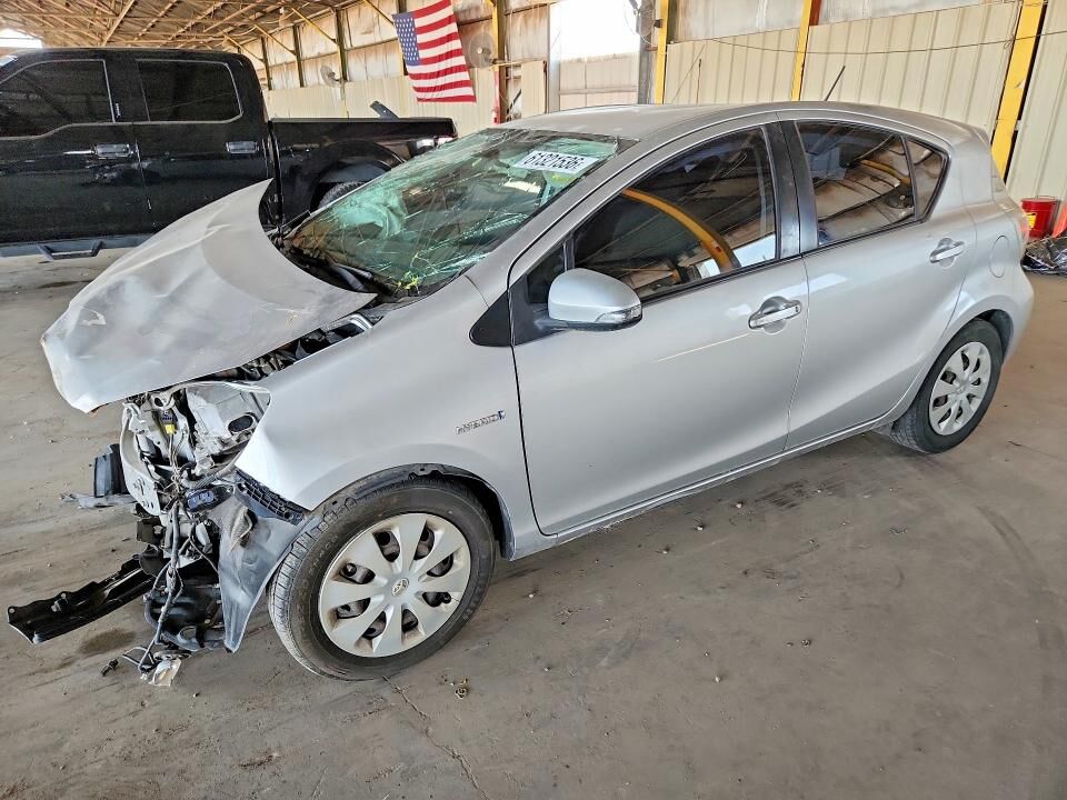 2014 TOYOTA Prius