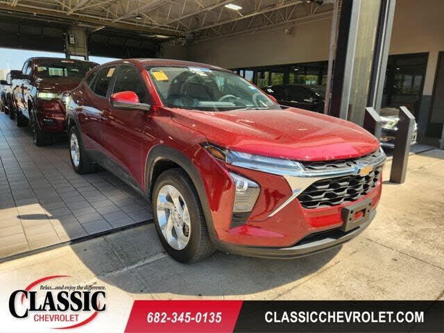 2025 CHEVROLET Trax