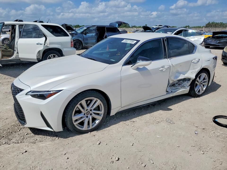 2022 LEXUS IS