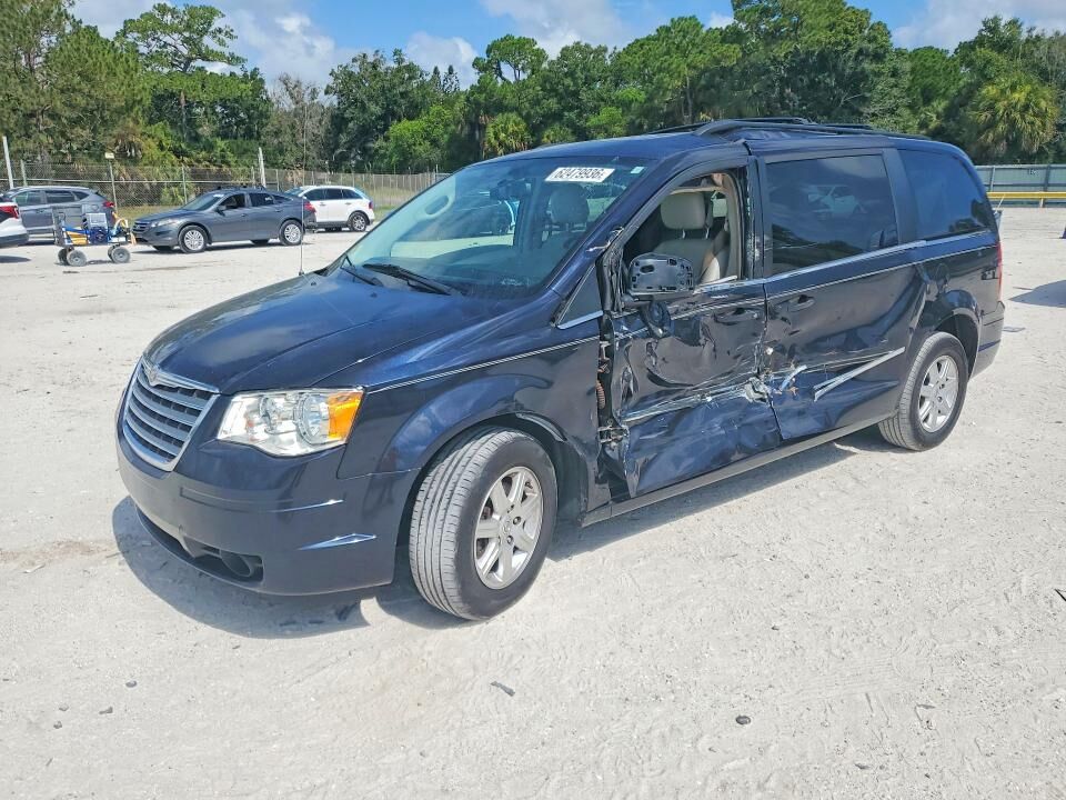 2010 CHRYSLER Town and Country