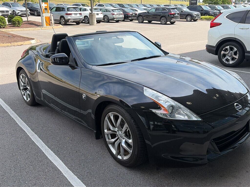 2012 NISSAN 370Z