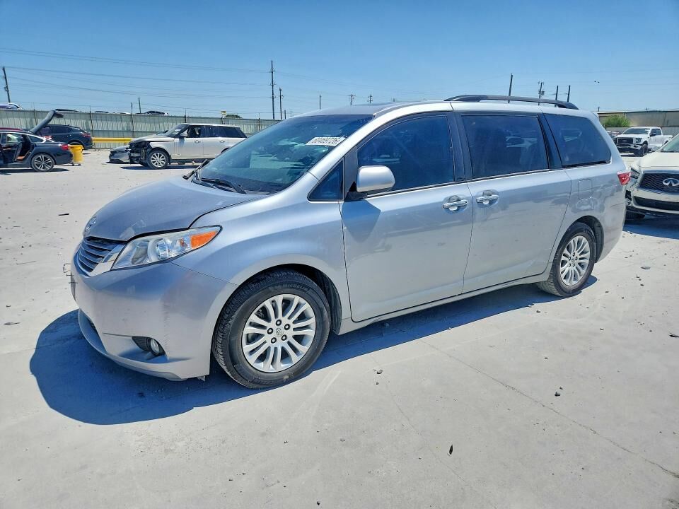 2016 TOYOTA Sienna