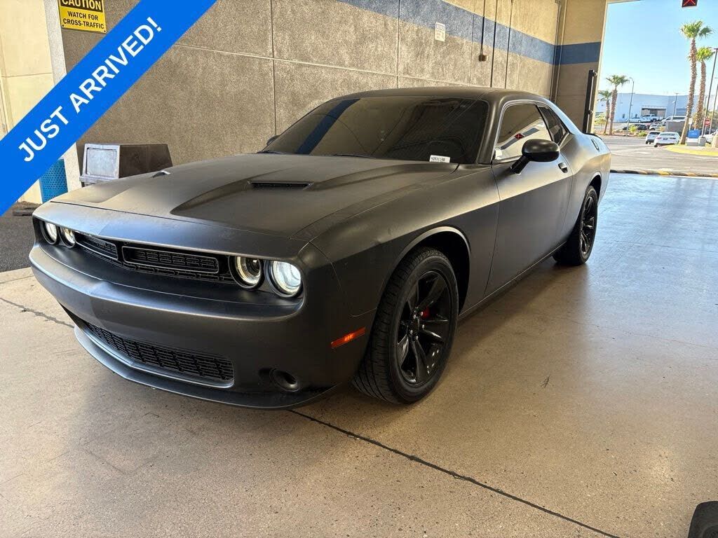 2017 DODGE Challenger